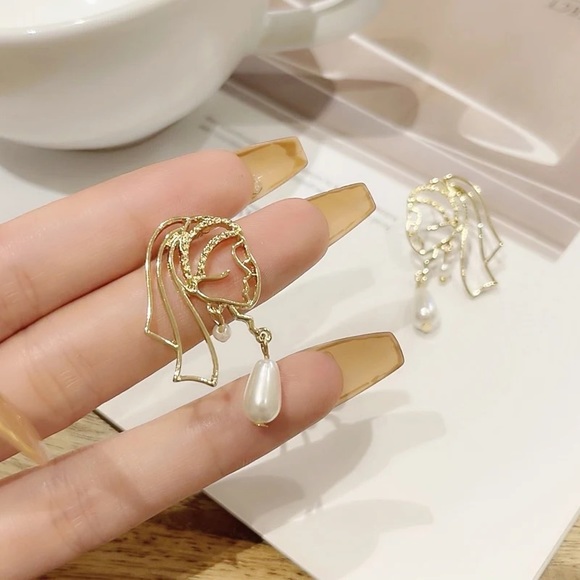 Girl With A Pearl Earring Sterling Silver-Gold Artist Statement Gift Earrings - Picture 4 of 5